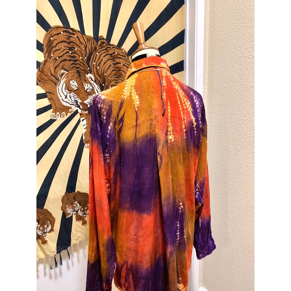 🌈 Stylish tie dye button shirt - Picture 7 of 8